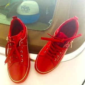 GUESS BRIGHT RED bright shiny chrome red low top size US 7.5 UK 40 in mens.